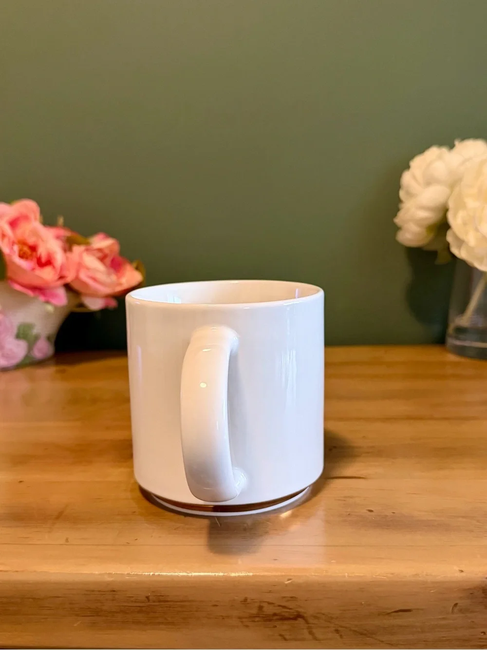 Williams Sonoma White Ceramic Mug with Gold 'R' Monogram